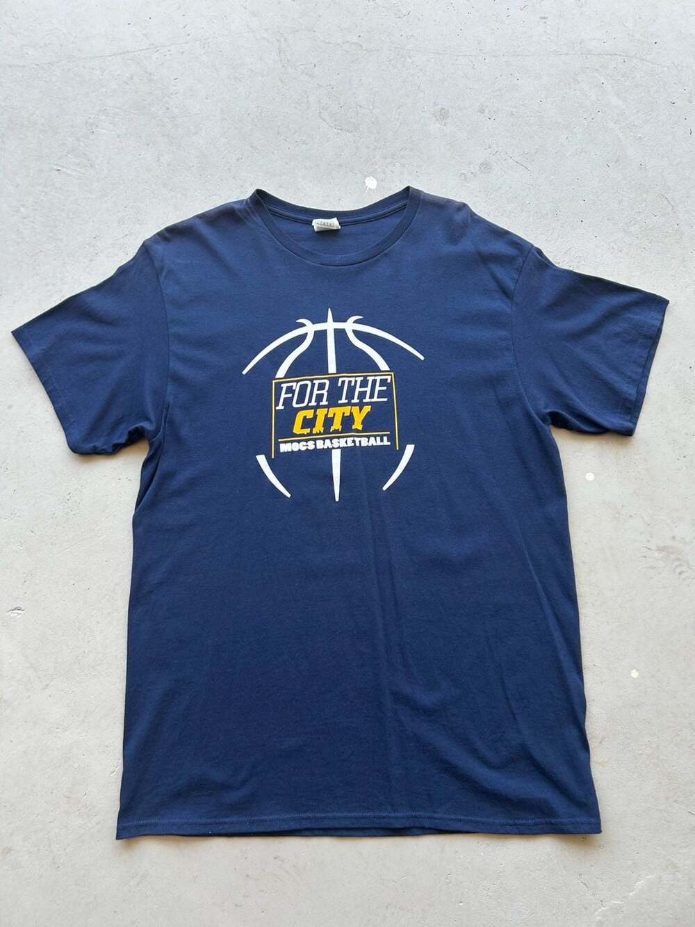 Delta Weight For The City Mocs Basketball T-Shirt Size Large
